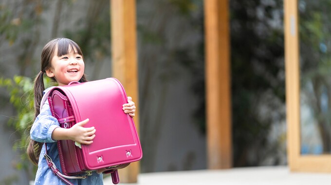 は？なんで私が…「姪のランドセル代を出してあげて」年金11万円・長男教・72歳母からの要求に〈42歳長女〉が縁切りを決意した瞬間