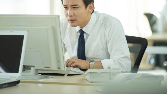 【驚愕】「50代の約半数」はすでに「白内障」…眼科に行くべき〈意外な症状〉とは？医師が解説