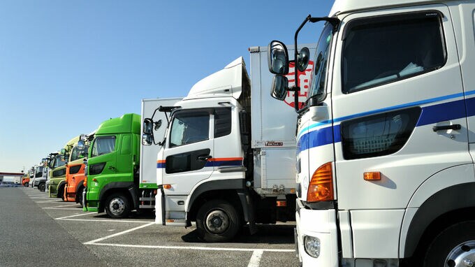 トラックのナンバープレート…「緑」と「白」は何が違うのか？