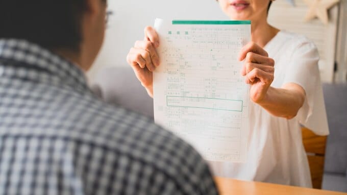 「誰のために働いてきたと思ってるんだ」元エリート会社員・傲慢だった61歳夫に“離婚届”を差し出した〈切なすぎる夜〉