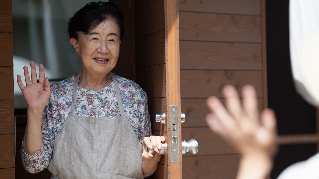 母の日のプレゼントなんて、初めて…年金月15万円・73歳義母が涙したワケ。42歳嫁が知った〈穏やかなはずだった老後〉の裏側