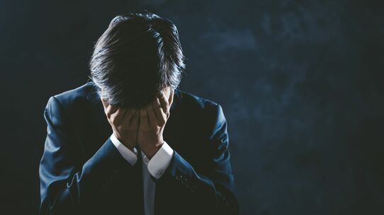 投資初心者が陥る「NG行動」5選…失敗パターンから学ぶ、賢い会社員の資産防衛術