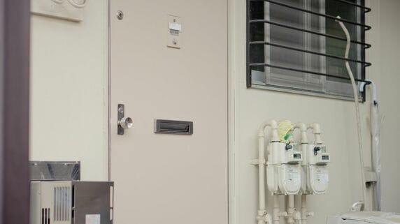 無視するんじゃなかった…〈年収180万円〉年金未納を続けた26歳男性、年金機構から届いた「赤い封筒」に戦慄