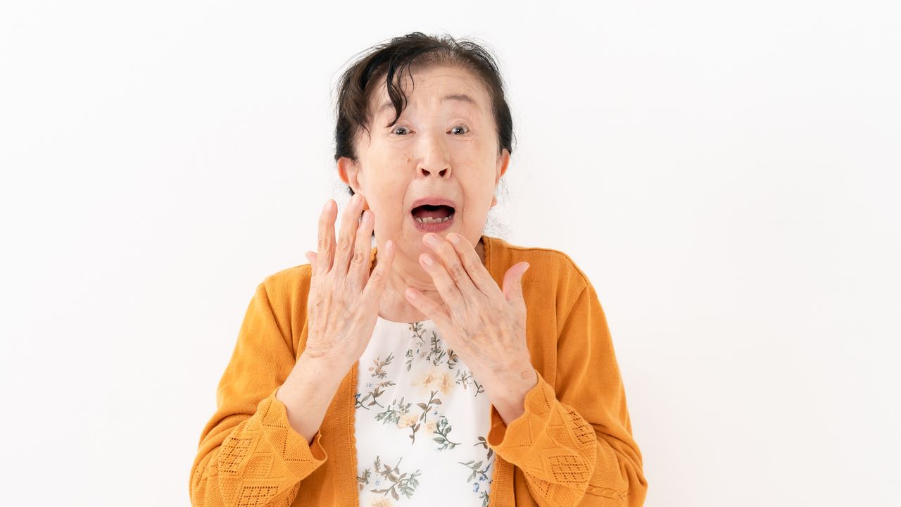 〈年金月19万円〉67歳夫「いってきます」と言い残し急逝。慟哭の66歳妻「遺族年金は夫の年金の4分の3」と聞いたが…年金事務所で判明した「少なすぎる遺族年金額」に呆然