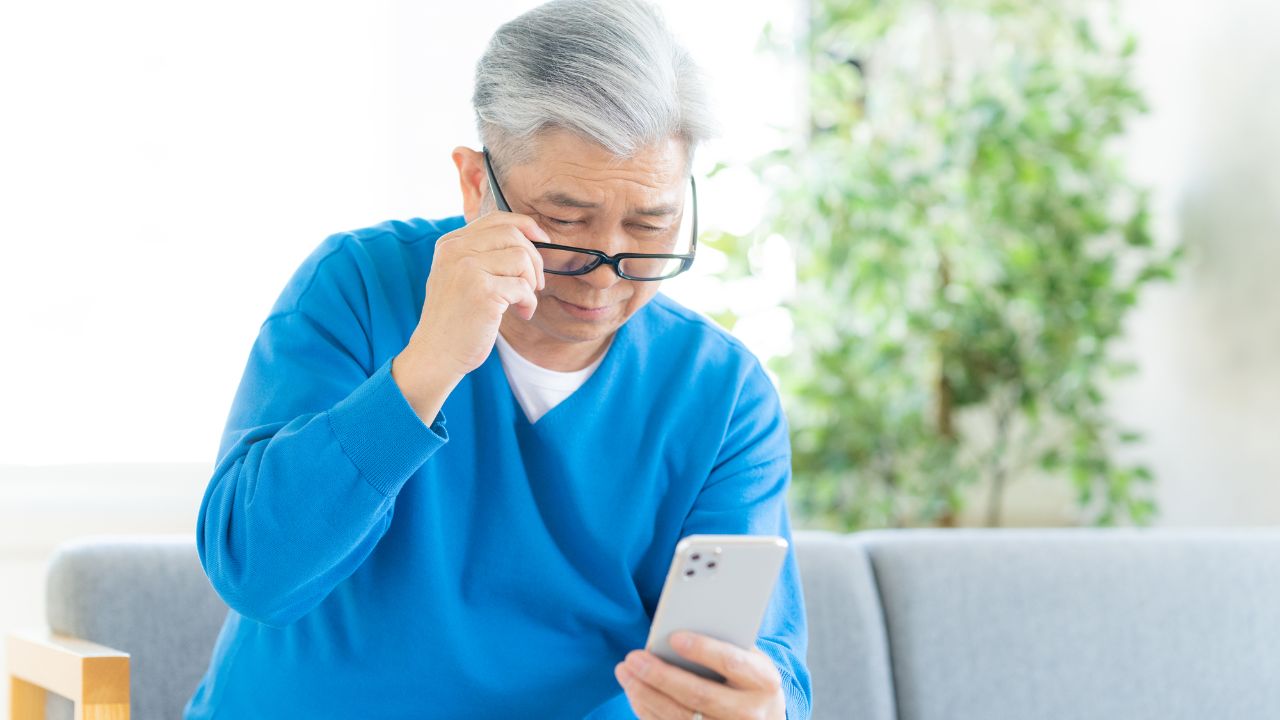 「もう限界です…」〈年収780万円・61歳会社員〉妻に自宅と現金1,200万円を渡して離婚。3年後、元妻からかかってきた電話の中身