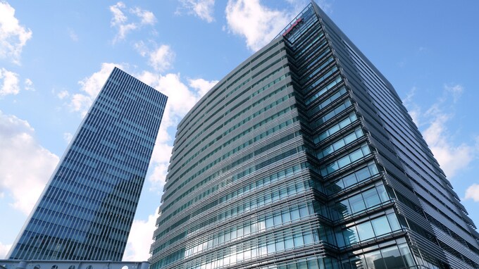 日本株に投資する外国人が「内閣支持率」の動向に神経質なワケ