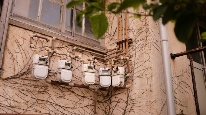 倒壊寸前の物件…立ち退き要請に高齢者が大激怒「なぜ私が？」