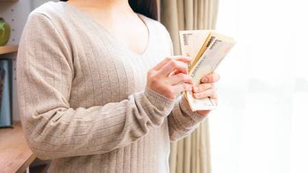 毎月、いくら貯められる？（※画像はイメージです／PIXTA）