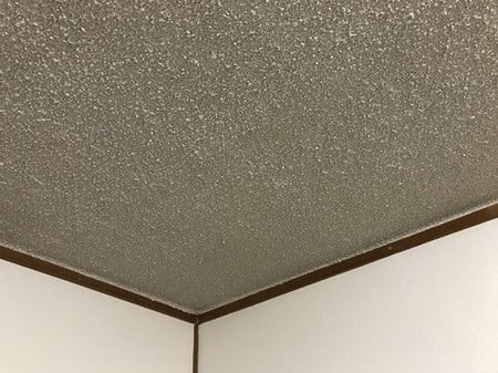 アスベストを含む吹付け天井