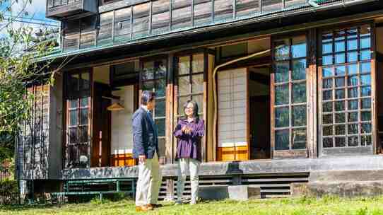 「第二の人生を…」地方暮らしに踏み出した60代夫婦が、わずか2年で後悔した“古民家移住の現実”