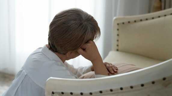 「帰ってきた息子を責められませんでした」〈年金月14万円・貯蓄3,400万円〉76歳母…それでも同居を続けられなかったワケ