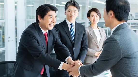 もっと稼ぐには、もっと働かなければならないと思っていた…副業・自営業で、仕事内容はほぼ同じでも「月3万円の契約しか取れない人」と「月50万円の契約が取れる人」の決定的な違い