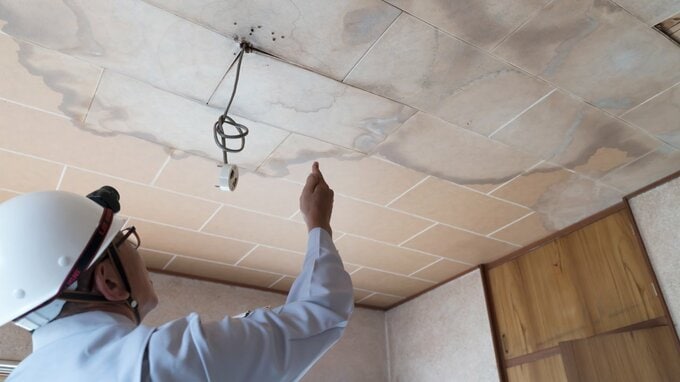 2つの階の間で「水漏れ」発生…分譲マンションの配管修繕費は誰が負担するべきか【弁護士が解説】