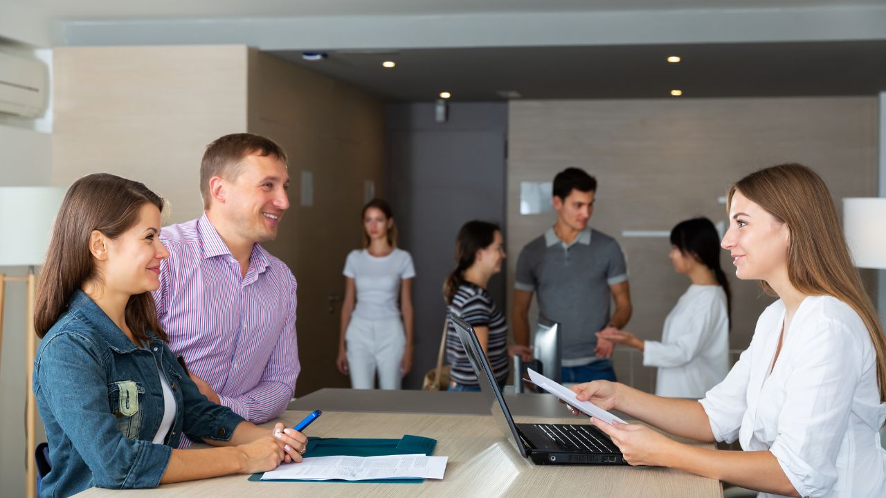 日本のGDPを抜いた「ドイツ」…部下を働かせすぎると“極悪人”扱い。上司が自腹で「罰金530万円」、出世の道も絶たれる厳格なペナルティ