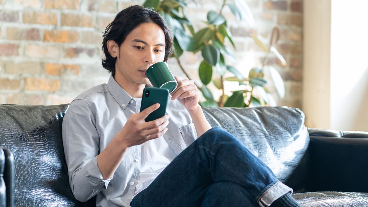 結婚はリスクでしかない…〈月収48万円〉35歳独身男性が断言する、親が知らない「人生から失う2つの自由」