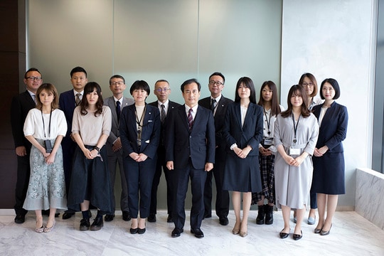 不動産小口か商品「Vシェア」の担当チーム