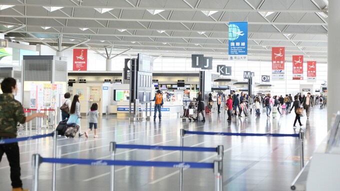 外国人労働者の「ビザ」と「在留資格」の違いとは？