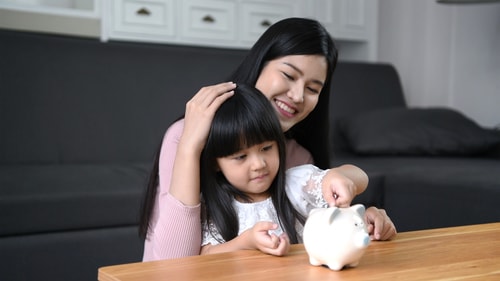 子どもに貯金箱をプレゼントしよう