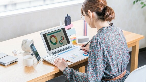 「テレワーク」と「リモートワーク」、「在宅勤務」と「在宅ワーク」の違いとは？【専門家が解説】