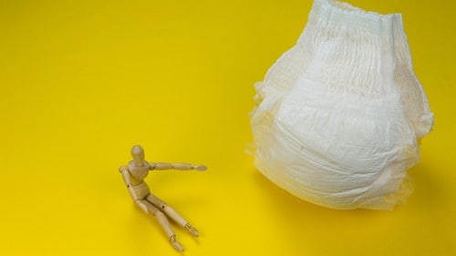 リハパンに「朝取り替えたよ」と書いて履かせてみたら……。（※写真はイメージです／PIXTA）