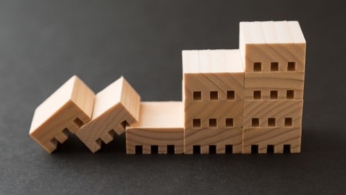 これはと思う物件を見つけたら、現地に足を運んでチェックすべきである。（※写真はイメージです／PIXTA）