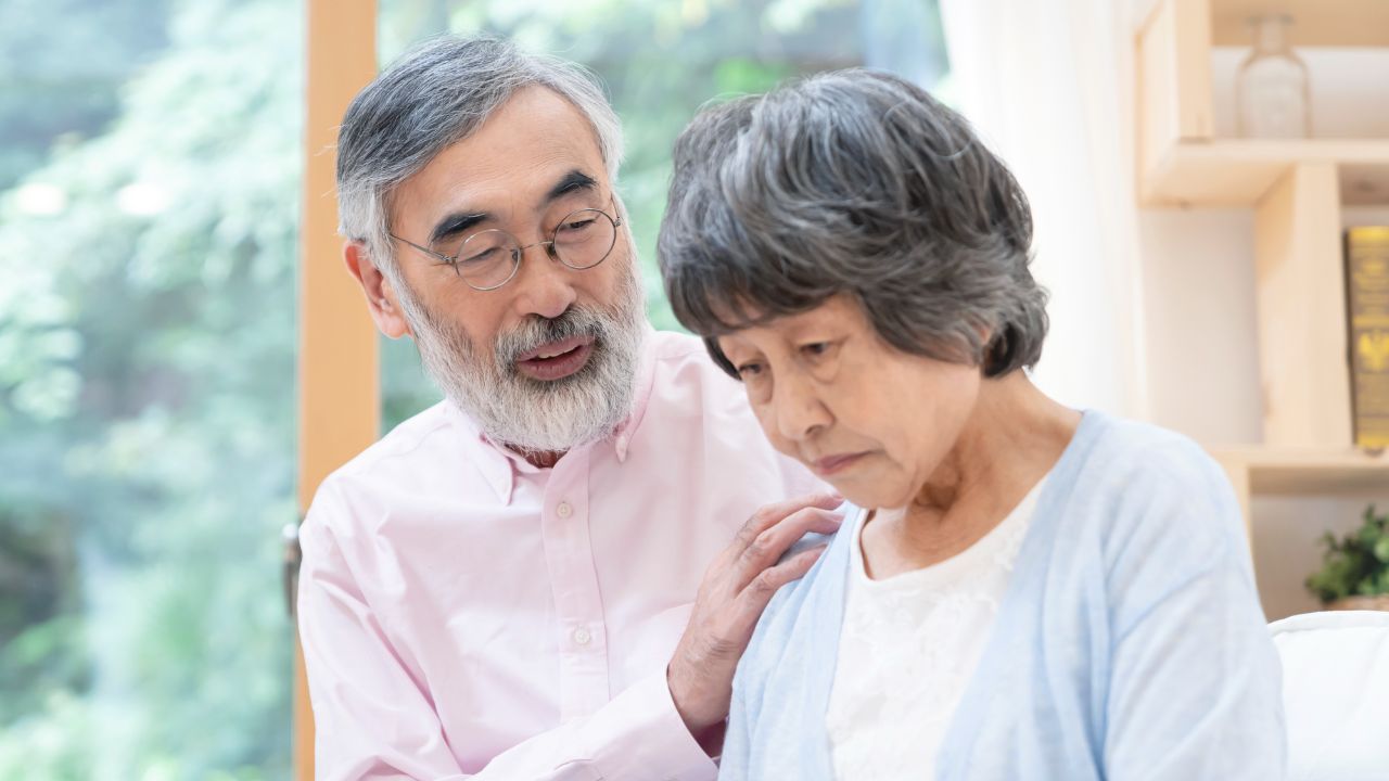 「毎日が苦痛でした…」 〈年金月24万円・70代夫婦〉持ち家を売って入った「サ高住」を1年足らずで退去した理由