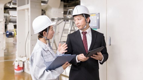 人を動かし、行動を変えるには、心や感情を動かす必要があるという。(※写真はイメージです/PIXTA)