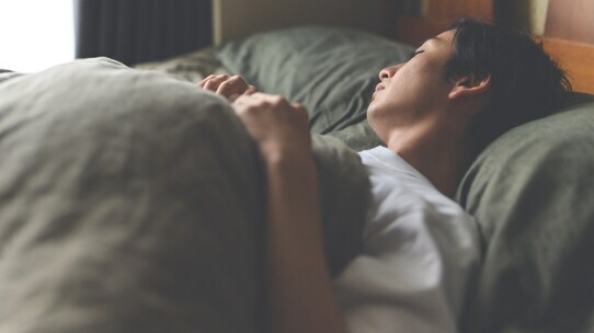 「6~7時間の睡眠」が心疾患リスクを下げる!心不全を予防する生活習慣【医師が解説】