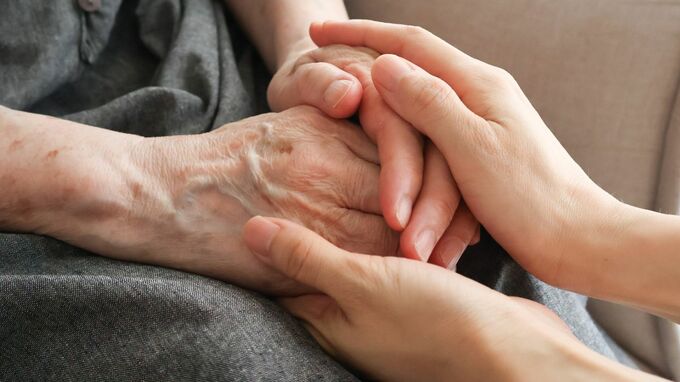 「もう限界でした」…〈年金月15万円〉の母、75歳で要介護に。仕事も友人も手放しかけた46歳娘が「自分の人生」を取り戻した日