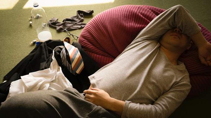 「母さん、おれ働けないよ」貯金1,800万円の60代母が直面した〈引きこもり息子〉と不安な老後生活