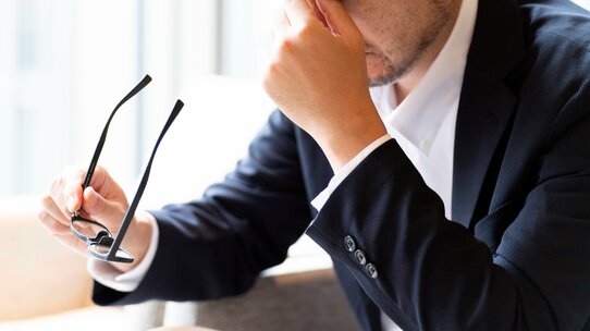 感染症トラブルも…眼の手術後「1年間」は多数のリスクが潜んでいる【医師が解説】