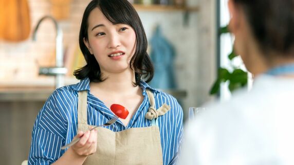 先に買っちゃって、ごめんね…マイホーム購入を夢見る世帯年収900万円・賃貸暮らしの35歳主婦、唖然。“お金がない”はずの友人が発した「まさかの一言」
