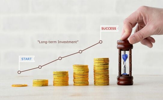 年収3,000万円・40代CFO「金利が上がっても大丈夫？」…〈固定×変動ミックス〉で守りながら拡大するローン戦略【FPが解説】