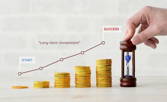 年収3,000万円・40代CFO「金利が上がっても大丈夫？」…〈固定×変動ミックス〉で守りながら拡大するローン戦略【FPが解説】