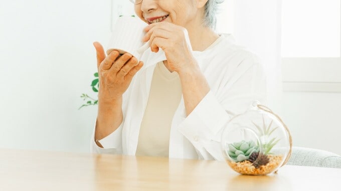 「年金より多く稼いでいるの」〈年金月7万円・72歳母〉45歳息子が初めて知った“老後の働き方”