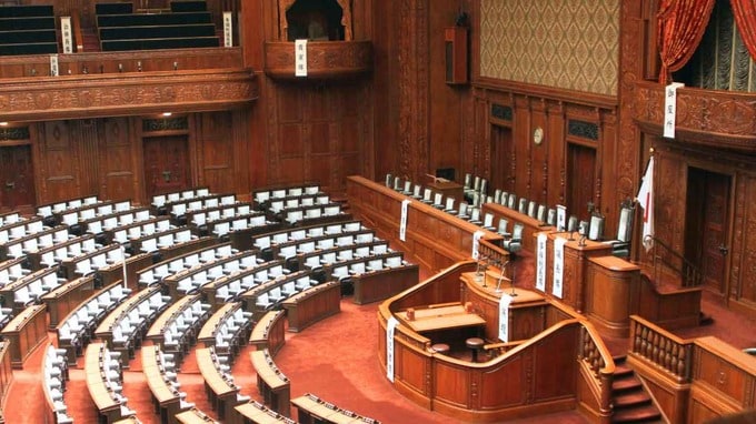 正社員の平均年収「530万円」だが…「国会議員」「総理大臣」の給与・ボーナス額