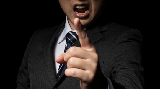 「新型コロナはバイオテロだ!」…陰謀論にハマる人の“心理”【精神科医が解説】