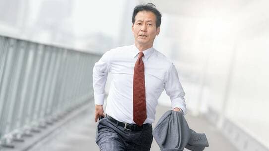 【年金月額14万円予定】手取り23万円・平均的な会社員…毎日必死すぎて〈老後の自助努力に手が回らない〉残酷な実情