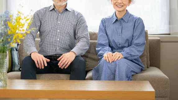 「売れば安心だと思っていたのに…」〈年金月31万円〉70代夫婦、老後資金の支えだったタワマンを手放せず苦悩する理由