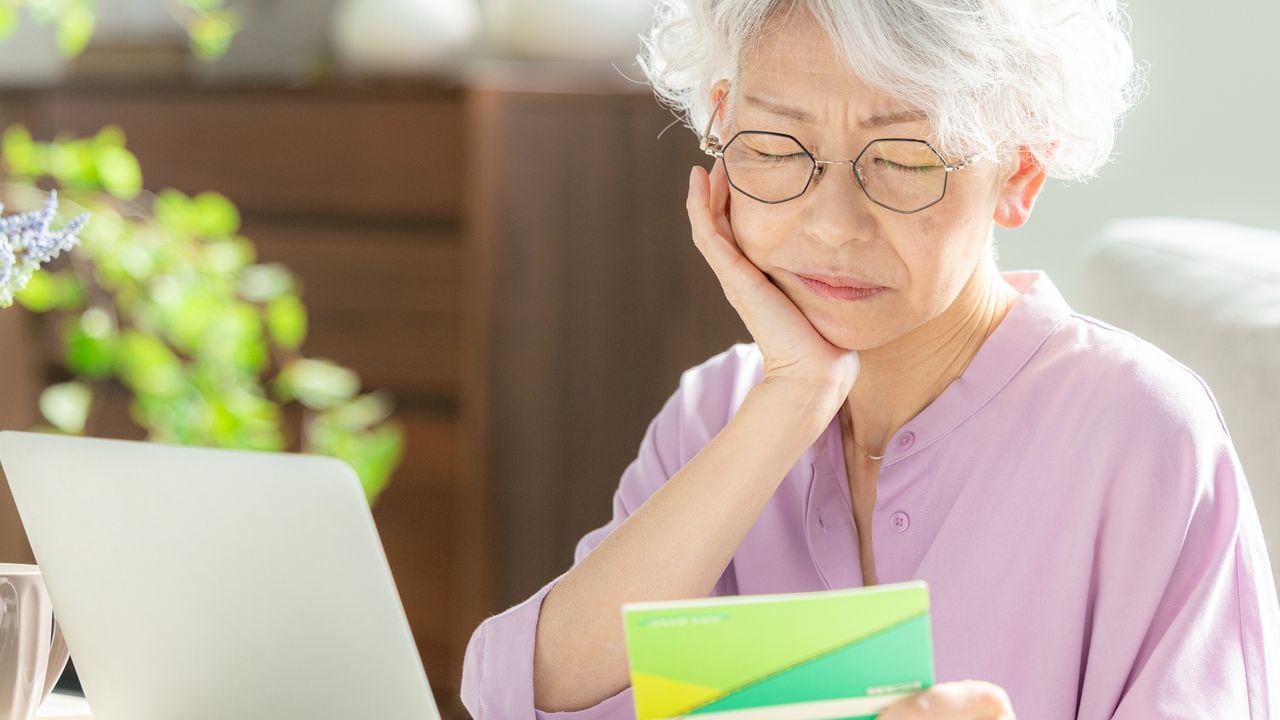 「もうお金がないの。」〈年金月14万円〉70歳祖母が孫サポートに全振り…老後資金が底をつき、生活支援を求めるも、息子から「まさかの宣告」