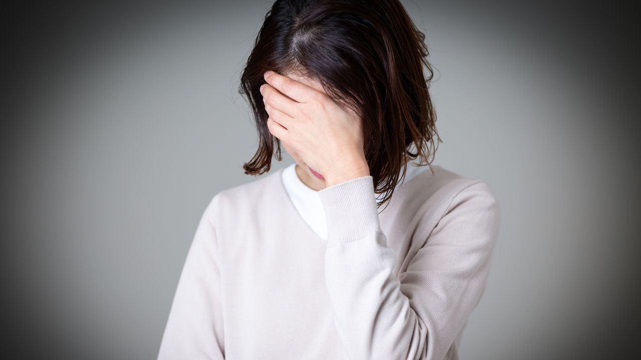 「私を見捨てるの？」深夜0時の着信に凍りつく…年金15万円・80歳母を「老人ホーム」に入れた54歳娘、想定以上の後悔