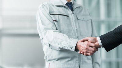 オフショア開発の成功には「同じチームである」という意識が不可欠（※写真はイメージです／PIXTA） 