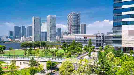 「こんなに上がるなんて聞いてない…」〈世帯年収1,500万円〉50代夫婦、タワマン管理費に絶句