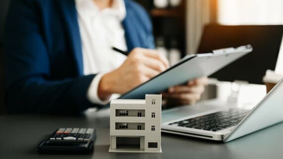 積算価格とは？実勢価格との違い、計算方法や注意点を解説