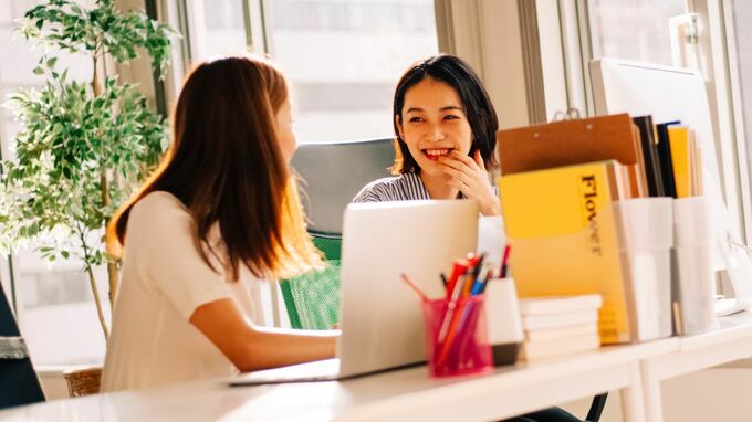 人工知能研究で判明！なぜ女性は「おしゃべり」で「感情的」に見えるのか