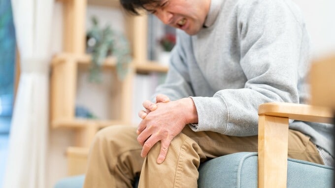 「湿布を貼るだけ」は一生治らない…整形外科に通い続けても「腰や膝の痛み」が消えないワケ