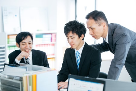 「何でもよいから斬新なアイデアをくれ」