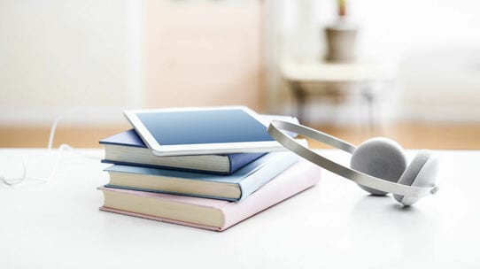 音楽や雑誌　無料で配信　ユニクロ　黒子銘柄に注目
