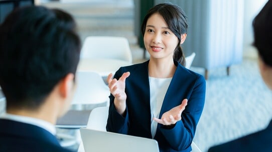 個人資産運用の総合満足度は「最高水準」を維持…対面系・ネット系それぞれで高評価を集めた金融機関、気になる結果は?【2025年最新調査】