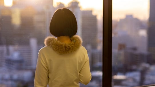 年収1,100万円の36歳・証券マン茫然…“港区に憑りつかれた”年下妻の衝撃のひと言に「もう、離婚しようか」【CFPが解説】